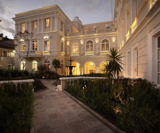 photo de l'architecture d'un hôtel du groupe 4 Élements